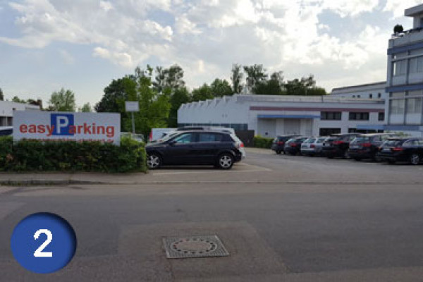 Zweiter Schritt bei Easyparking - Ihre Ankunft an unserem Parkplatz: Empfang, Einweisung und Gepäck-Verladung